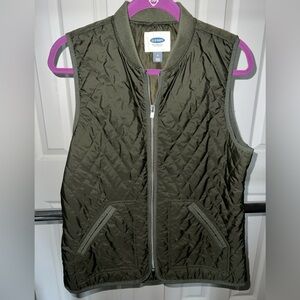 Old Navy Quilted Vest in Olive Green